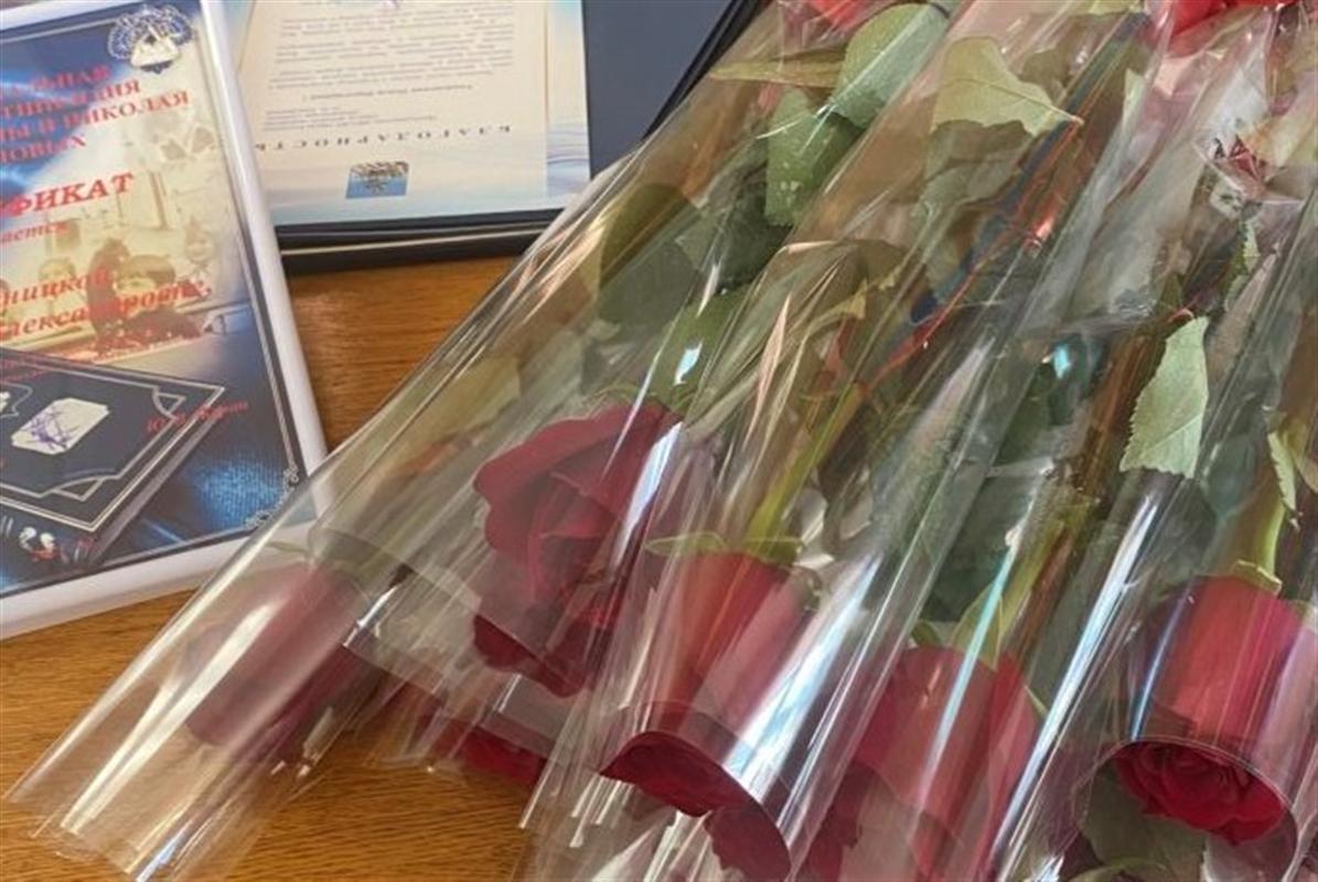 Одаренные костромские школьники стали обладателями муниципальных стипендий 
