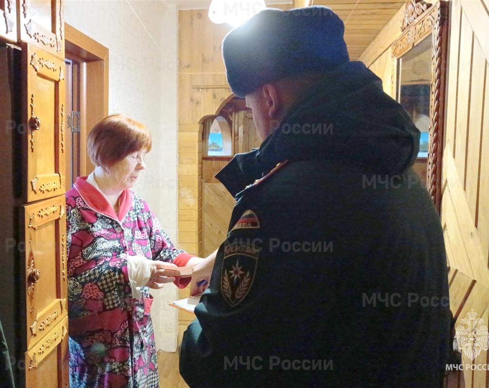 Специалисты проверяют газовое оборудование в костромских многоэтажках