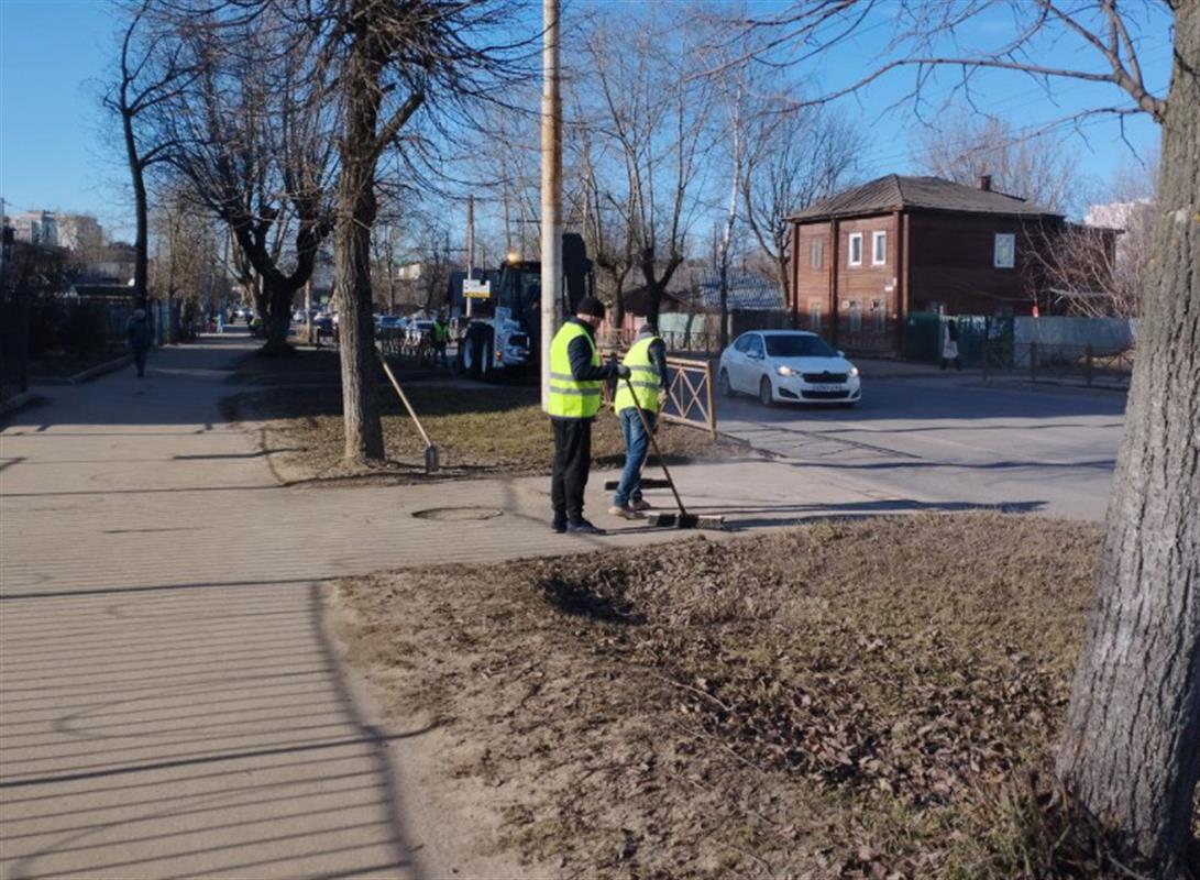 В Костроме полностью очищены от грязи и мусора после зимы десять улиц
