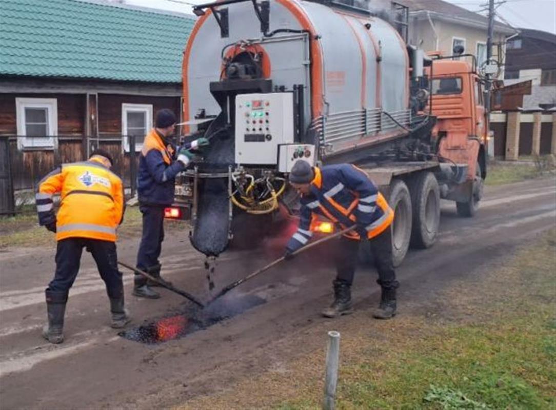 Ремонты асфальтового покрытия проходят на дорогах Костромы