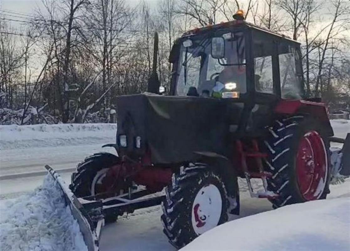 Уборка снега на дорогах и тротуарах ведётся во всех районах Костромы