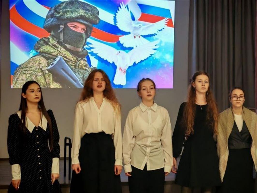 На фестивале «Во славу ратных дел» юные костромичи рассказывают о защитниках Отечества