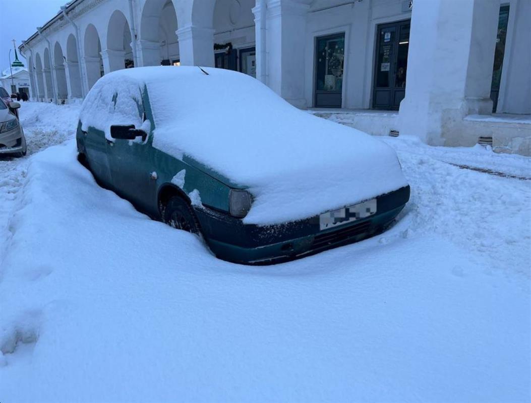 Автомобили, припаркованные с нарушениями, эвакуируют с костромских улиц

