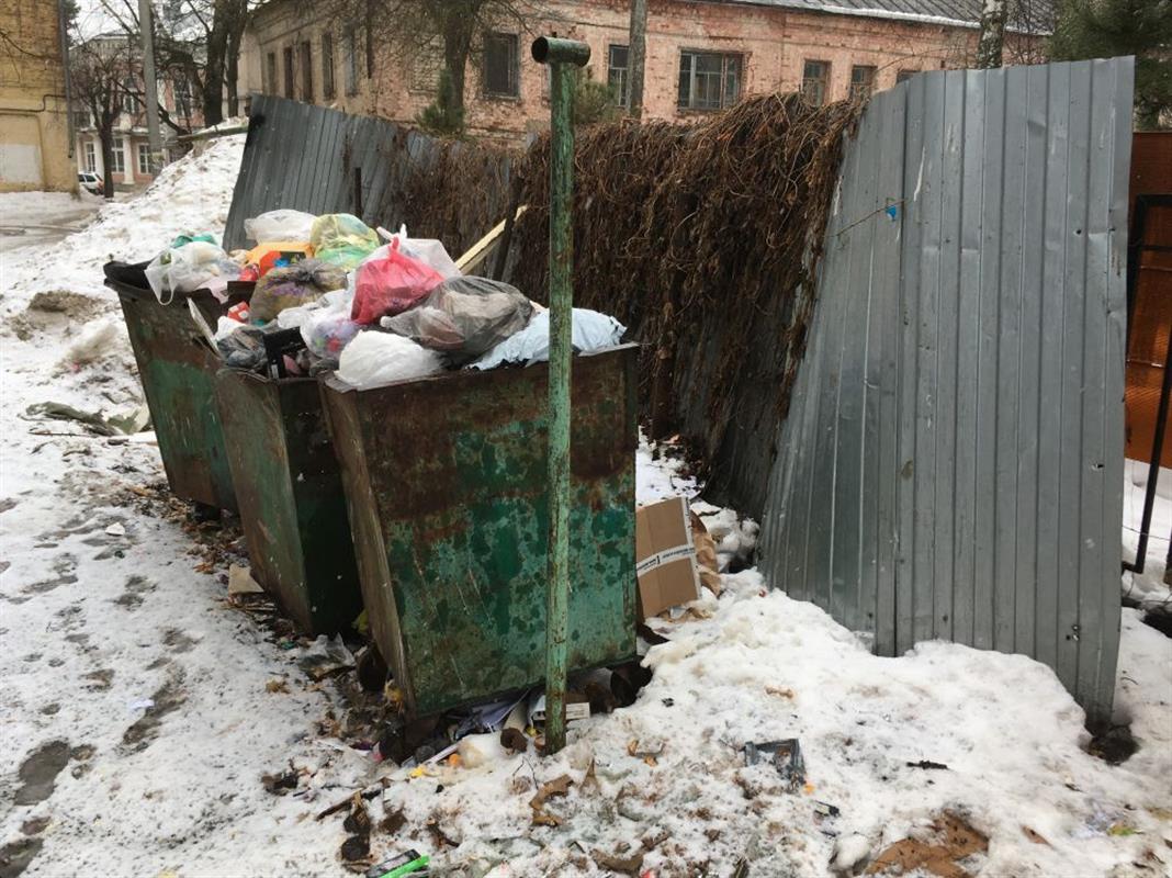 В Костроме проверяют своевременность вывоза мусора с контейнерных площадок
