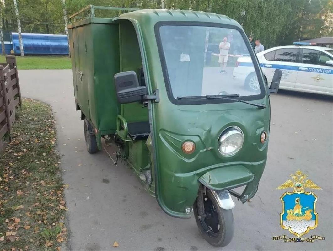 Юный велосипедист попал в ДТП с электрокаром в Костромском районе