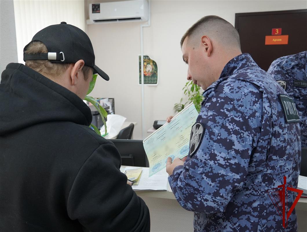 Костромичи активно получают услуги по линии Росгвардии в электронном виде