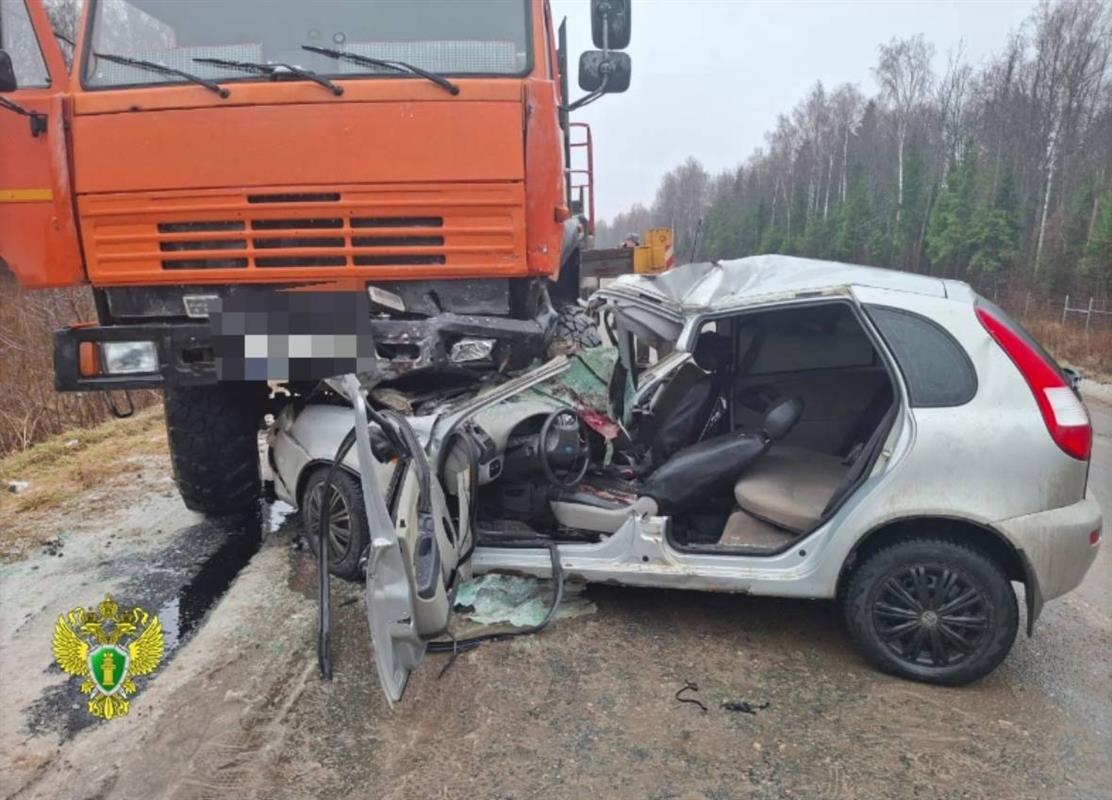 Столкновение с «Камазом» стало роковым для водителя «Лады» под Костромой 