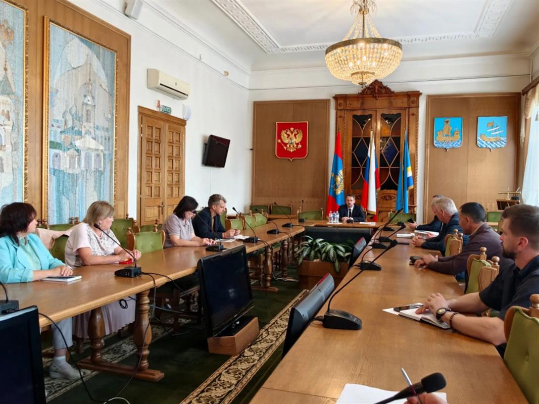 Глава Олег Болоховец призвал предпринимателей навести порядок у торговых точек в Костроме