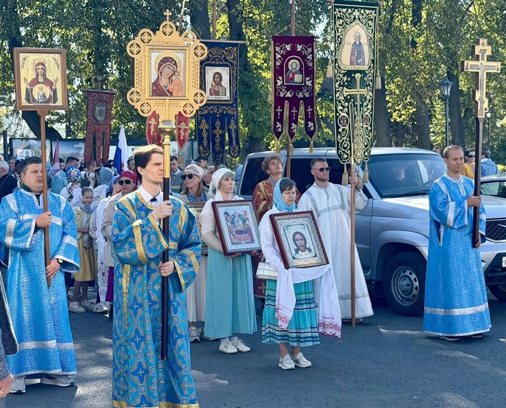 В Костроме прошли торжества в честь Феодоровской иконы Божией матери