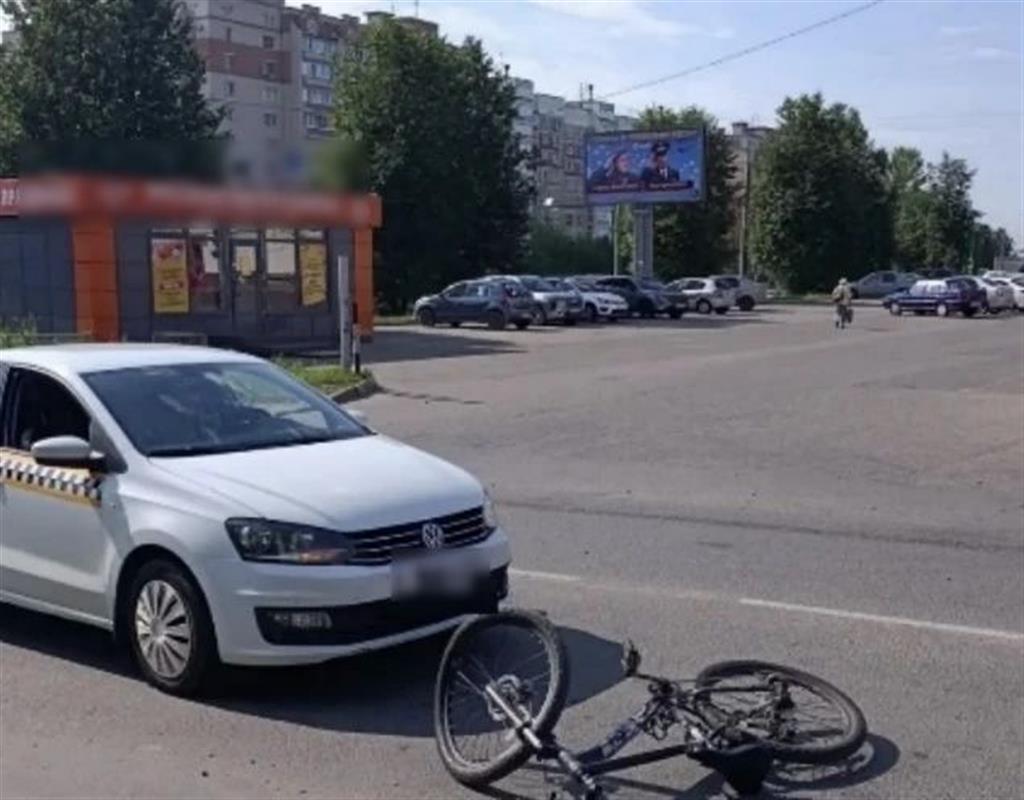 В Костроме юный велосипедист пострадал при столкновении с легковым авто
