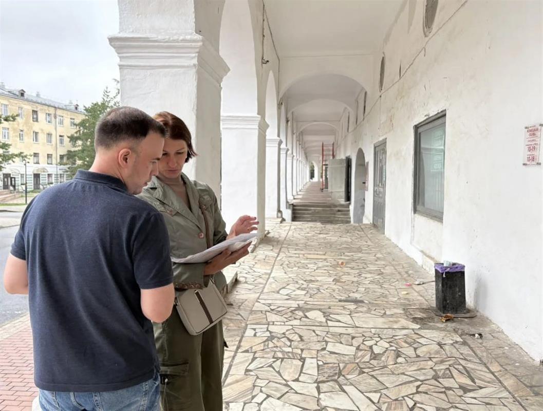 В центре Костромы усиливают контроль за состоянием урн у торговых точек