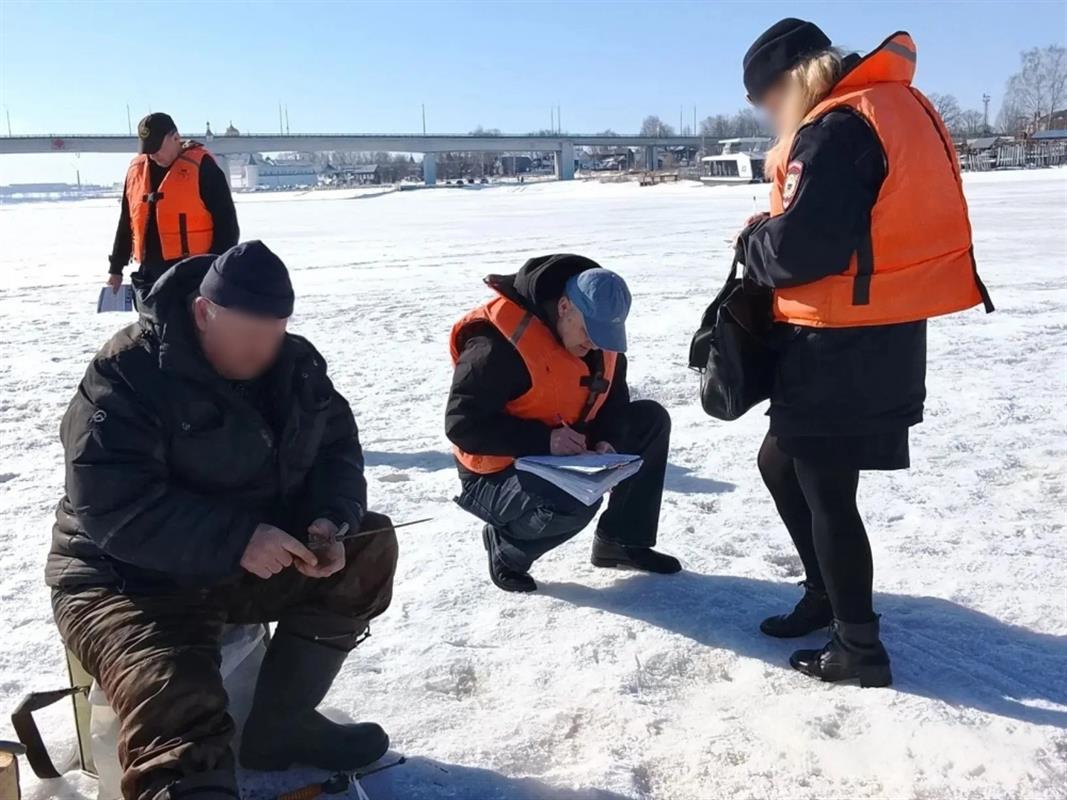 Запрет выхода людей на лёд действует практически по всей Костромской области
