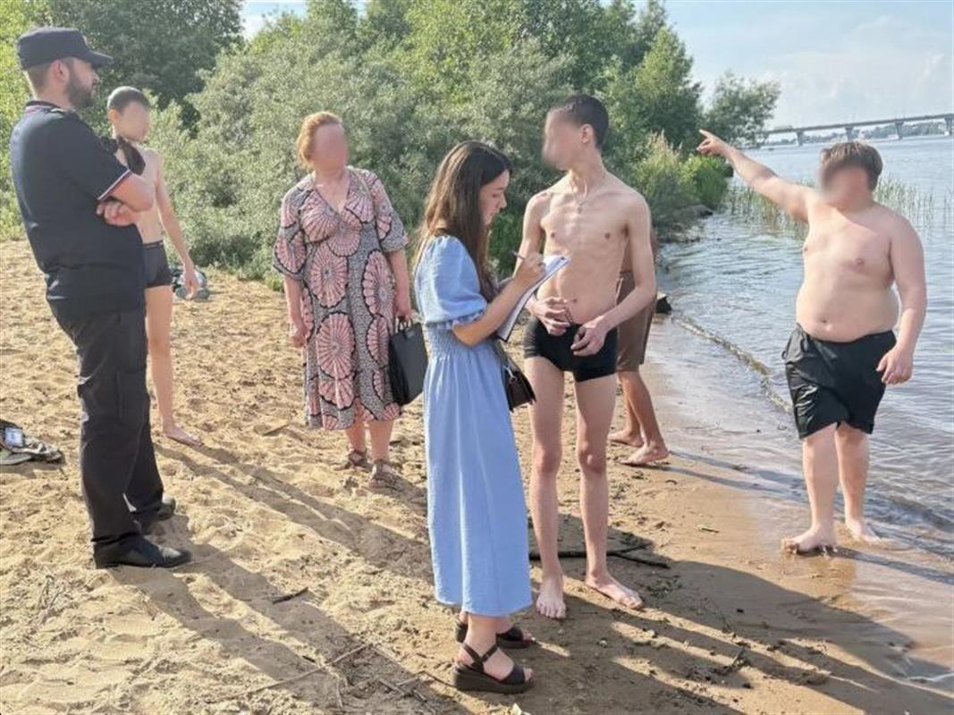 Костромичи с риском для жизни купаются в запрещённых местах