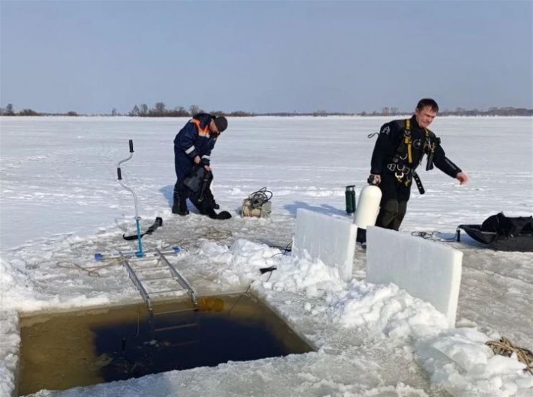 Костромские водолазы обследуют и почистят водозаборное оборудование на Волге