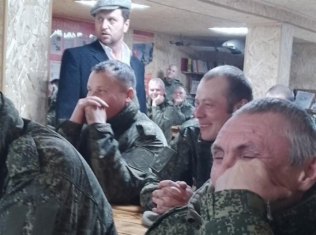 Костромские артисты показали спектакль бойцам на передовой