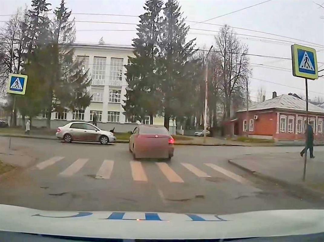 В Костроме задержали нетрезвую гостью города, нарушавшую дорожные правила