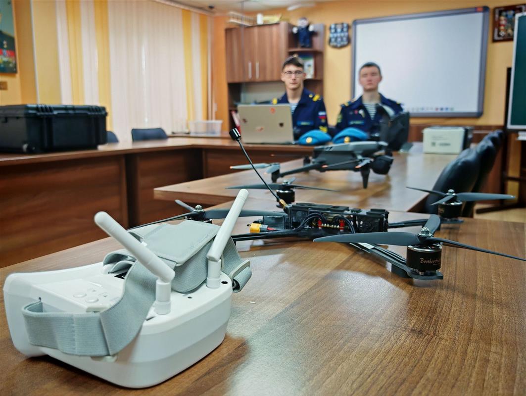 Юные костромичи обучаются управлению беспилотными летательными аппаратами
