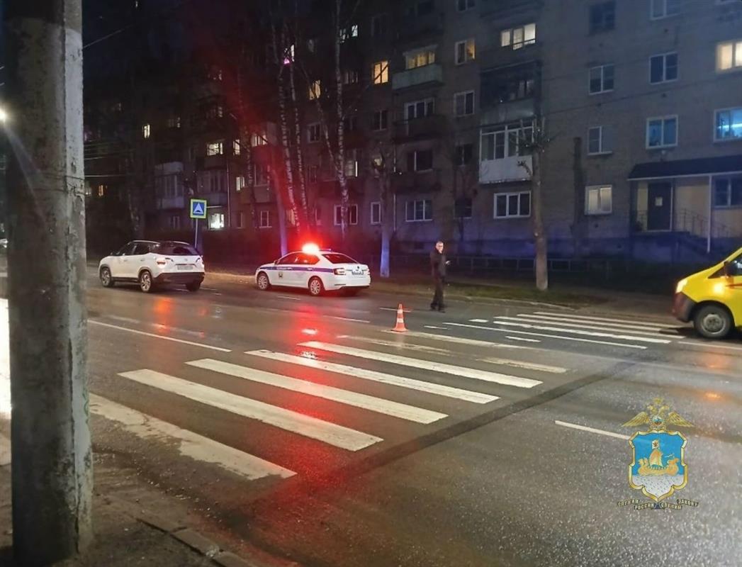 На пешеходном переходе в Костроме водитель иномарки сбил 9-летнюю девочку