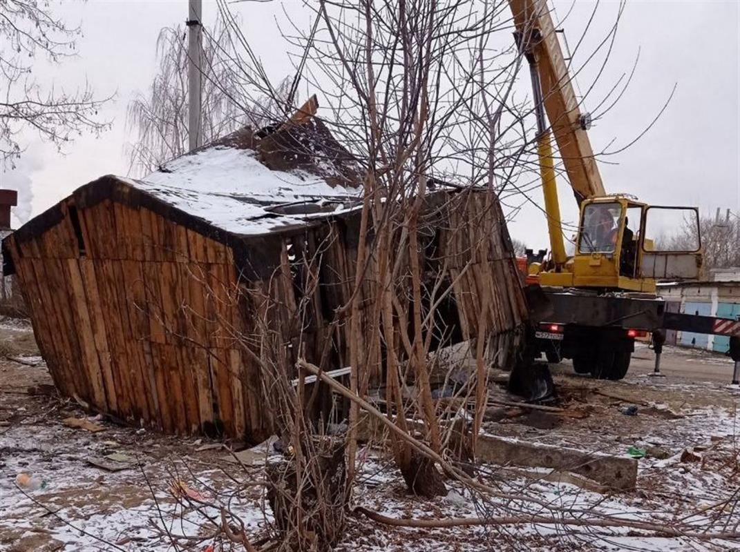 Ветхие строения, представляющие опасность для окружающих, демонтируют в Костроме