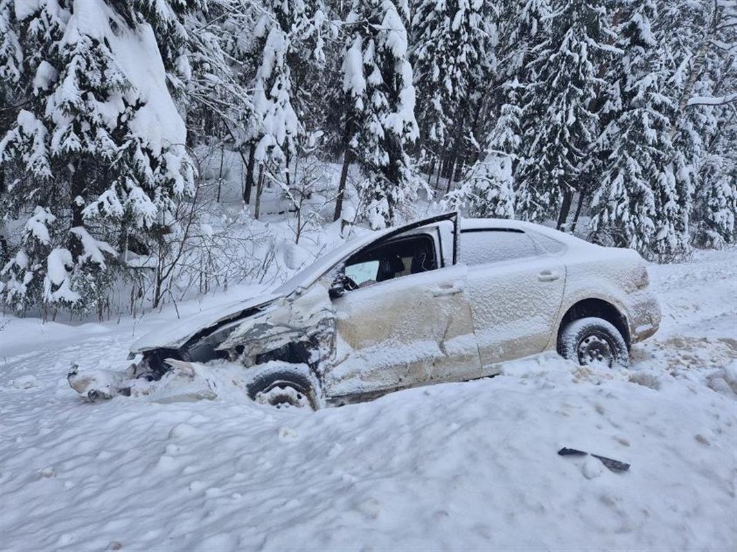 Под Костромой произошло ДТП с тремя автомобилями: есть пострадавший