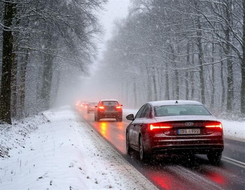 Костромских водителей и пешеходов призвали к осторожности в непогоду